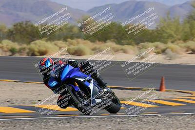 media/Oct-08-2022-SoCal Trackdays (Sat) [[1fc3beec89]]/Turn 10 (945am)/